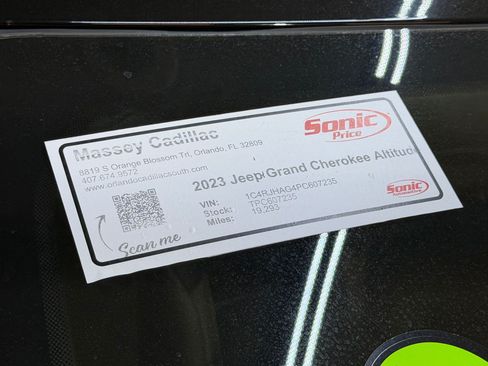 Used 2023 Jeep Grand Cherokee Altitude AWD/4WD image 25