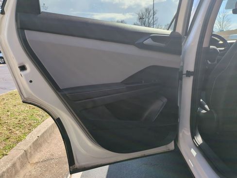 Used 2024 Volkswagen Taos SE image 26