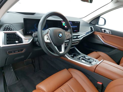 Used 2025 BMW X7 xDrive40i AWD/4WD image 4