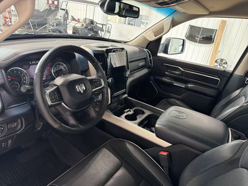 Used 2020 RAM 1500 Laramie AWD/4WD image 9