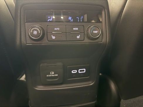 Used 2022 GMC Acadia Denali w/ Black Diamond Edition image 13