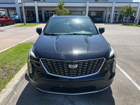Used 2023 Cadillac XT4 Premium Luxury AWD/4WD image 2