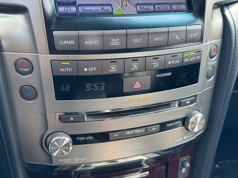 Used 2014 Lexus LX 570 4WD image 23