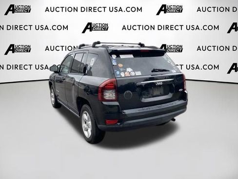 Used 2016 Jeep Compass Latitude FWD image 13