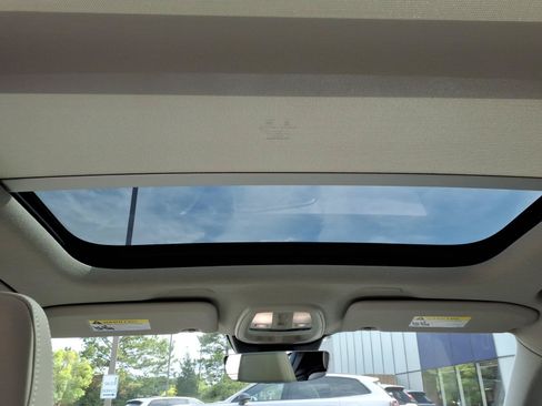 Certified 2023 Volvo XC40 B4 Ultimate FWD image 15