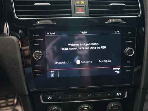Used 2018 Volkswagen GTI SE FWD image 33