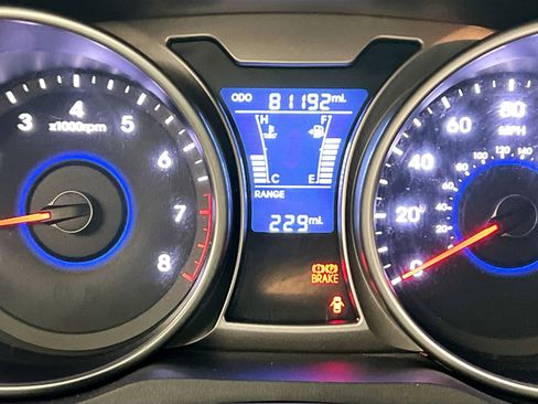 Used 2014 Hyundai Veloster image 23