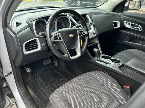 Used 2017 Chevrolet Equinox LT w/ Convenience Package AWD/4WD image 9