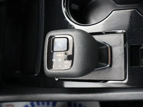 Used 2024 Nissan Rogue S AWD/4WD image 33