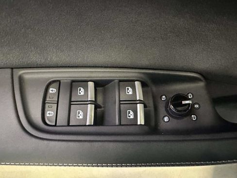 Used 2024 Audi SQ8 Prestige AWD/4WD image 19