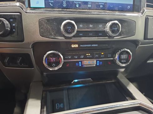 Used 2022 Ford F350 Lariat w/ Black Appearance Package AWD/4WD image 10