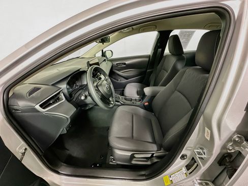 Used 2024 Toyota Corolla LE FWD image 13