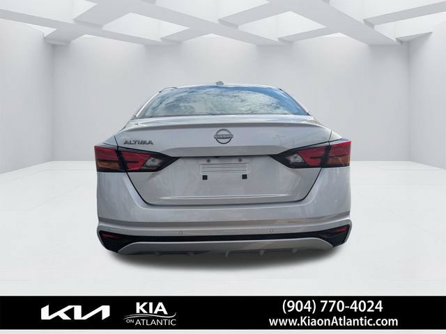 Used 2025 Nissan Altima 2.5 SV FWD image 3