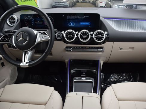 Certified 2025 Mercedes-Benz GLA 250 image 18