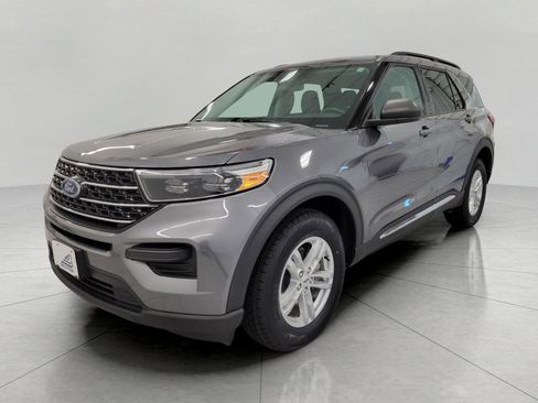 Used 2022 Ford Explorer XLT image 11