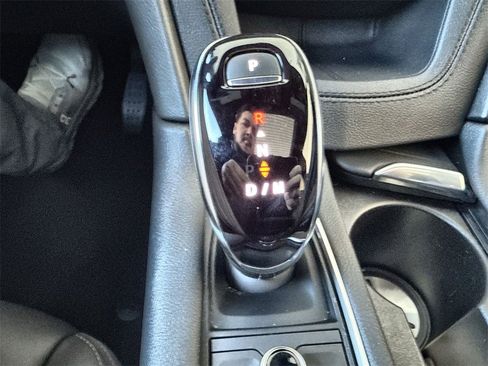 Certified 2025 Cadillac XT5 Premium Luxury image 15