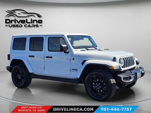 Used 2025 Jeep Wrangler Unlimited Sahara AWD/4WD image 9