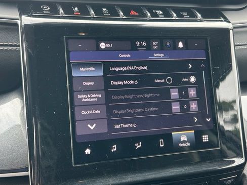 Used 2023 Jeep Grand Cherokee Laredo AWD/4WD image 26