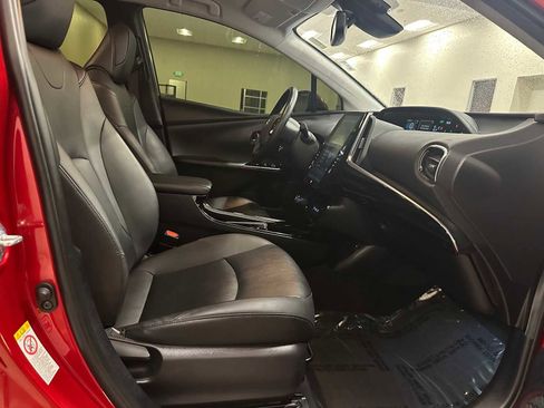 Used 2017 Toyota Prius Prime Advanced image 26