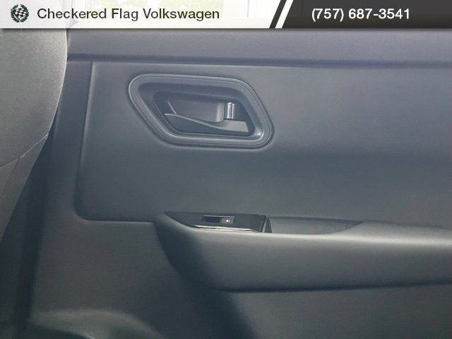 Used 2024 Nissan Rogue S AWD/4WD image 27