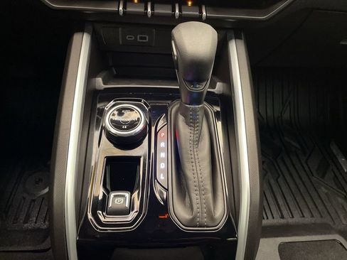 Used 2026 Chevrolet Colorado Trail Boss image 16