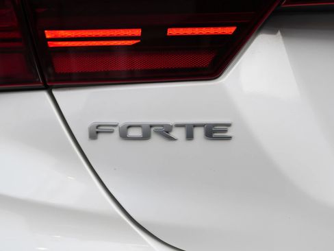 Used 2023 Kia Forte GT-Line w/ GT-Line Technology Package image 9