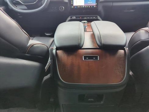 Used 2025 Lincoln Navigator L Black Label AWD/4WD image 18