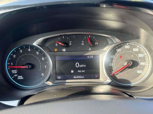 Used 2022 Chevrolet Traverse LT FWD image 23
