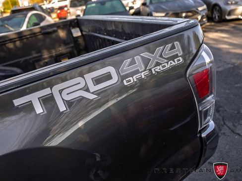 Used 2022 Toyota Tacoma TRD Off-Road AWD/4WD image 34