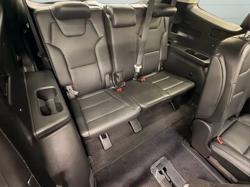 Certified 2025 Kia Telluride S FWD image 17