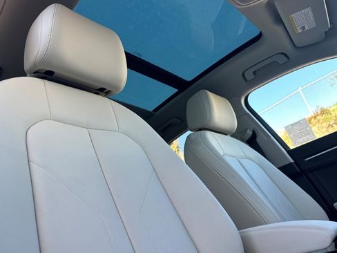 Used 2023 Audi Q3 2.0T Premium w/ Convenience Package image 17