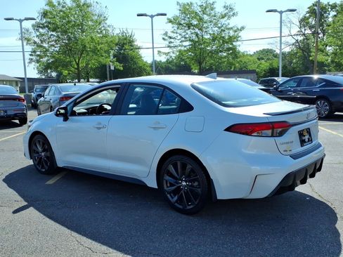 Used 2023 Toyota Corolla XSE FWD image 9