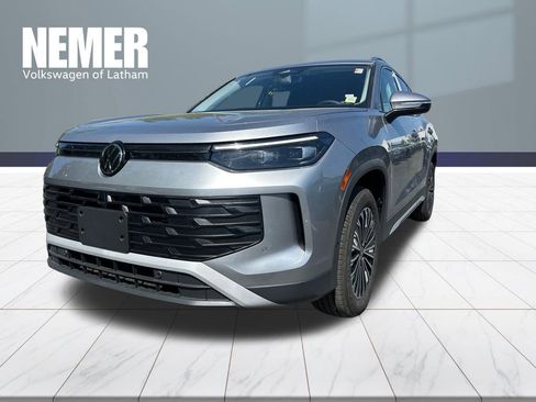 New 2026 Volkswagen Tiguan S AWD/4WD image 1