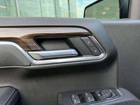 Used 2025 Chevrolet Silverado 1500 LT Trail Boss w/ LT Trail Boss Premium Package image 12