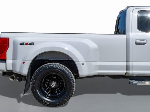 Used 2021 Ford F350 Lariat w/ Lariat Value Package image 7