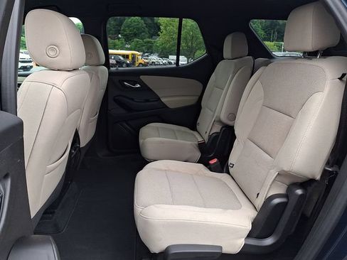 Used 2023 Chevrolet Traverse LT AWD/4WD image 17