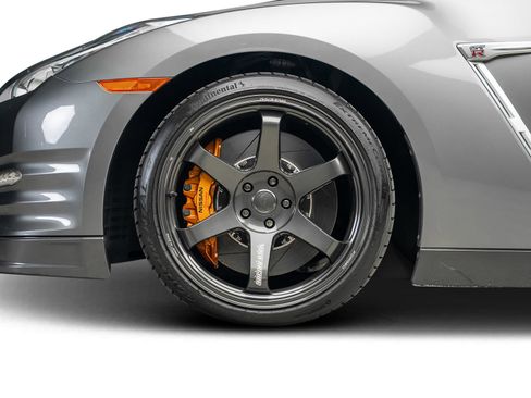 Used 2016 Nissan GT-R Premium AWD/4WD image 21