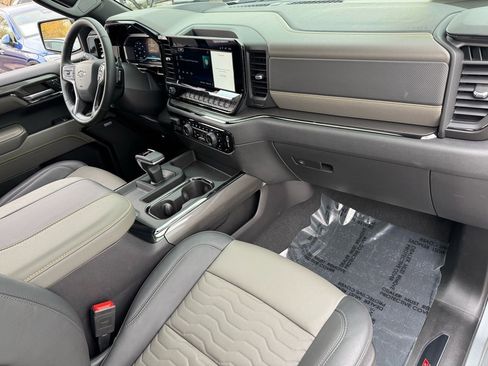 Used 2024 Chevrolet Silverado 1500 ZR2 w/ Technology Package image 25