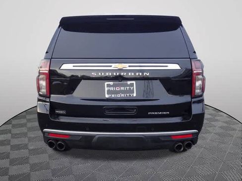 Used 2022 Chevrolet Suburban Premier image 3
