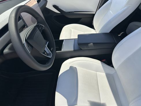 Used 2025 Tesla Model 3 Long Range image 10