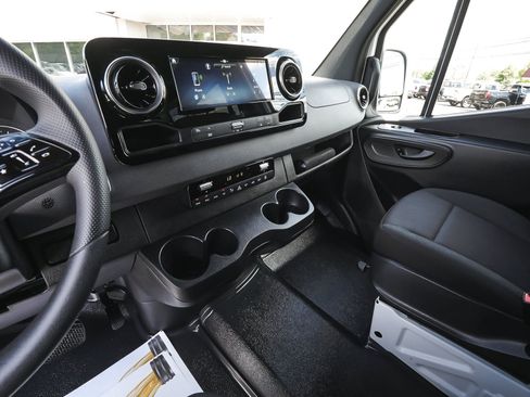 Used 2026 Mercedes-Benz Sprinter 2500 image 26