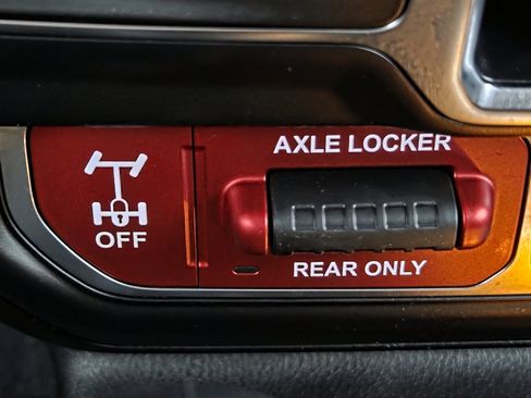 Used 2025 Jeep Wrangler Unlimited Sport image 8