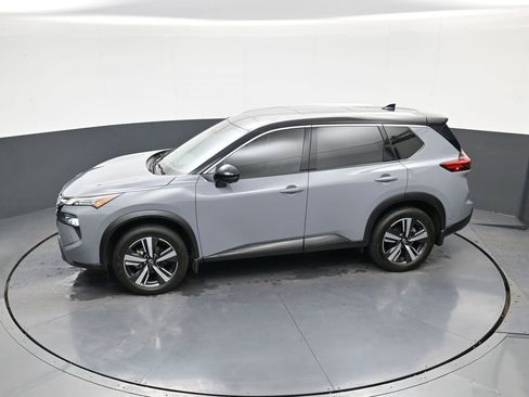 Used 2025 Nissan Rogue SL w/ SL Premium Package image 26