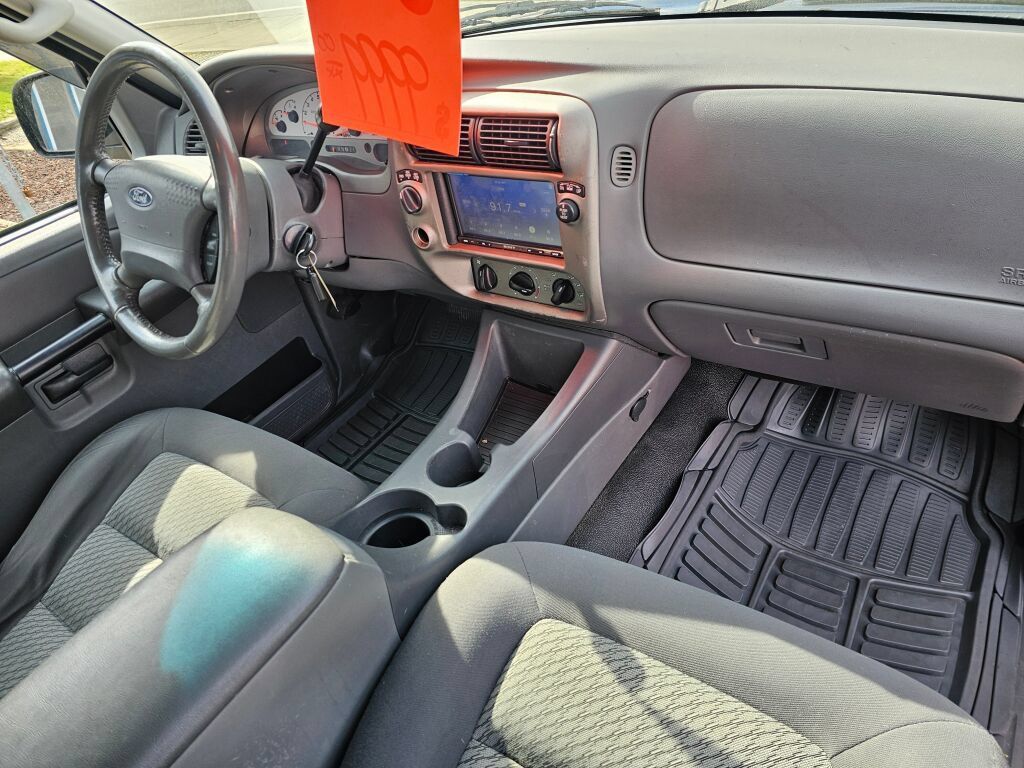 Used 2004 Ford Explorer Sport Trac XLS AWD/4WD image 13