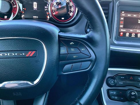 Used 2022 Dodge Challenger SXT image 12