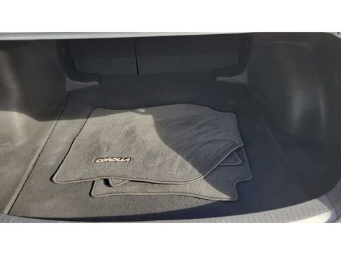 Used 2022 Toyota Corolla LE image 12