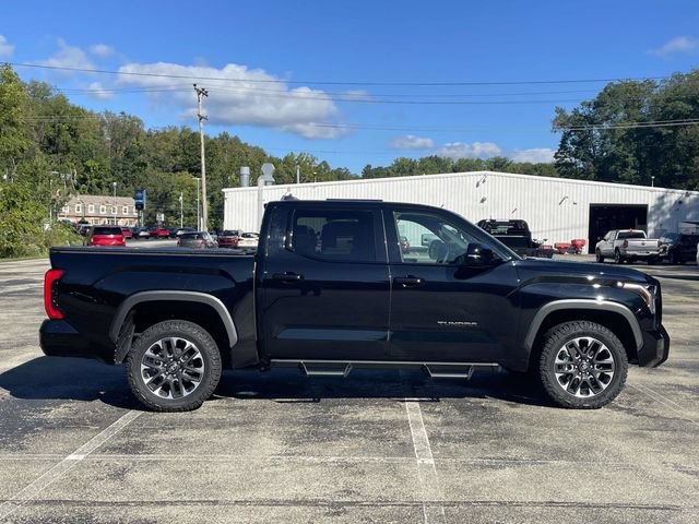 Used 2025 Toyota Tundra Limited AWD/4WD image 2