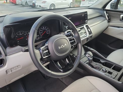 Used 2022 Kia Sorento EX w/ Panoramic Sunroof Package FWD image 24