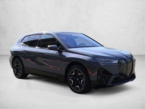 Certified 2024 BMW iX xDrive50 w/ Premium Package AWD/4WD image 4