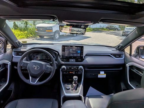 Used 2022 Toyota RAV4 XSE w/ Premium Package AWD/4WD image 17